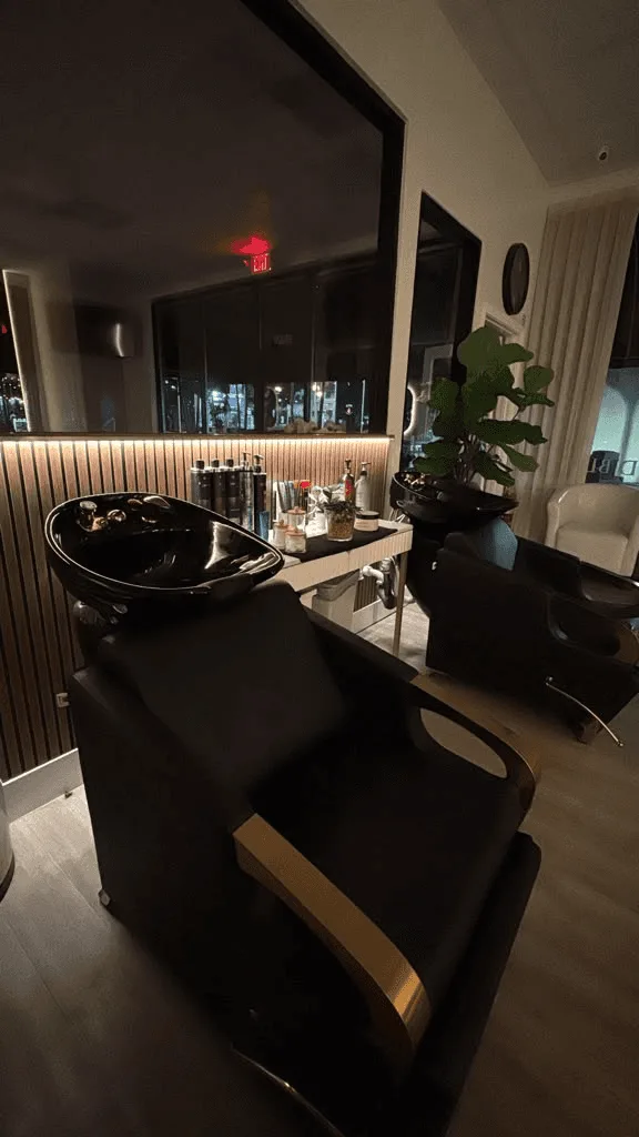 Wash lounge